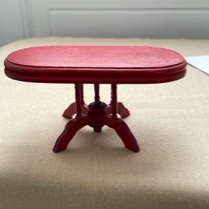 Dollhouse furniture. Victorian oval table.